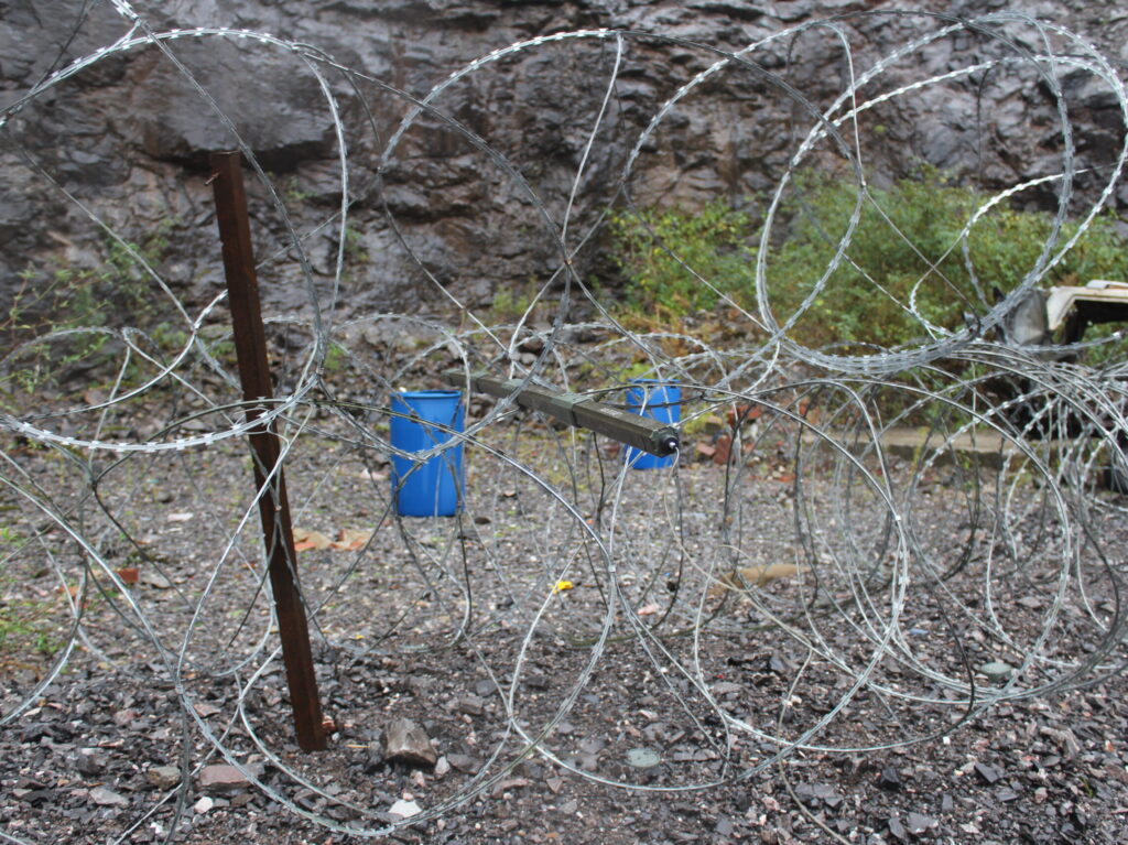 Bangalore Blade in position on razor wire